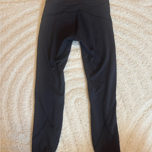 Size 4 Cropped Lululemon Black Leggings - Picture 1 of 4